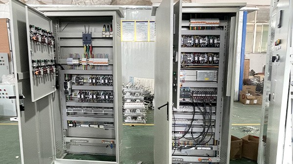 低壓配電柜設(shè)備安裝調(diào)試及維護